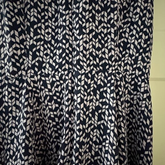 Banana Republic Dress- Blue/White Geometric Design- Size 0 - Picture 4 of 5